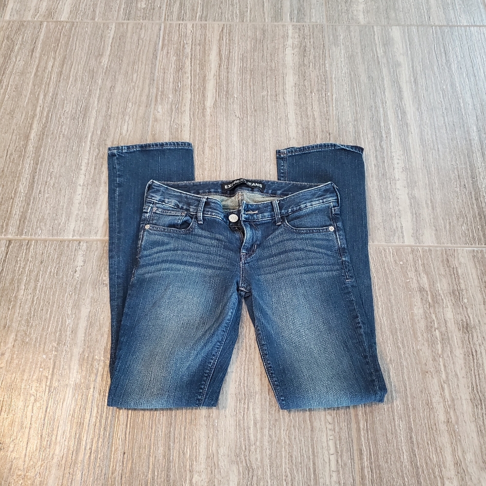 EUC- Express low rise boot cut jeans
